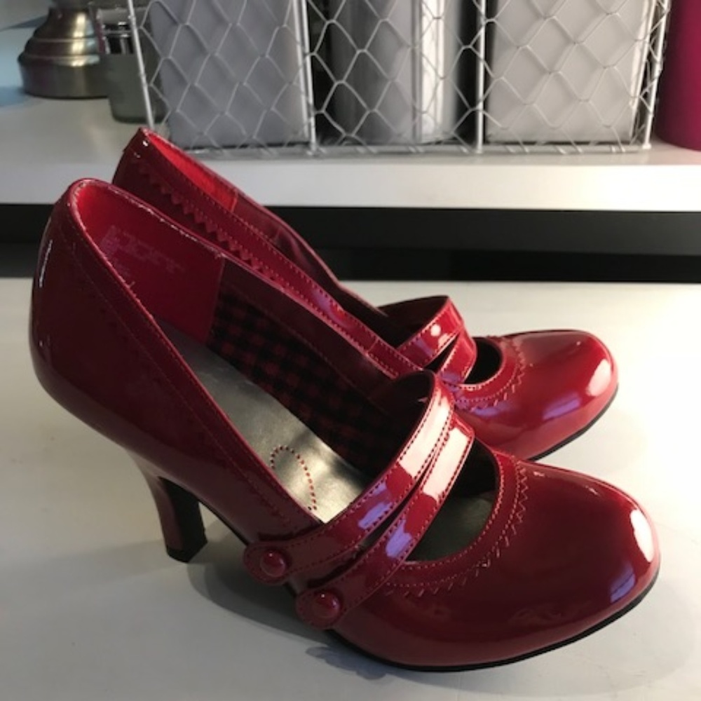 FINAL ⬇️  Red Patent Mary Jane Heels